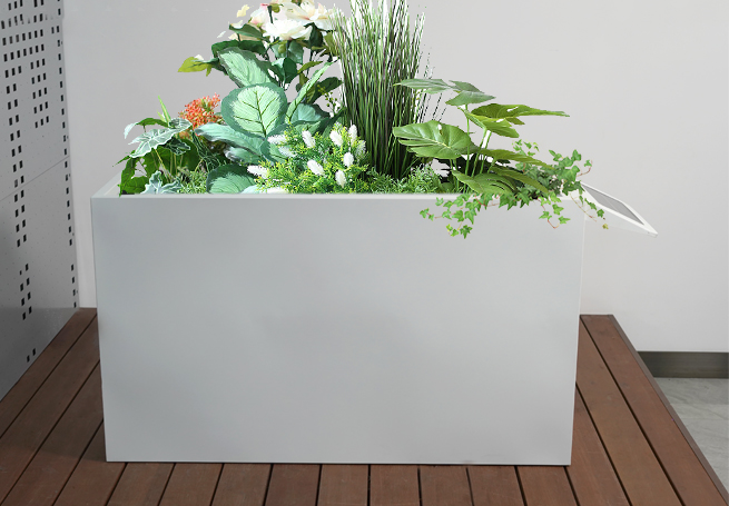 白色智慧养护花箱